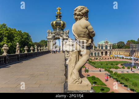 Skulptur im historischen Zwinger-Komplex in Dresden Stockfoto