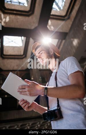 Modernes Tablet mit fortschrittlicher Fotografie-Technologie Stockfoto