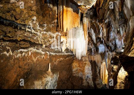 Gruta de las Maravillas oder Aracena Höhlen in Aracena, Huelva. Andalusien, Spanien. Die Gruta de las Maravillas oder Grotte der Wunder ist eine Höhle in der Stockfoto