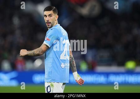 Rom, Italie. 19. März 2023. Mattia Zaccagni aus Latium sieht während der italienischen Meisterschaft Ein Fußballspiel zwischen SS Lazio und AS Roma am 19. März 2023 im Stadio Olimpico in Rom, Italien - Photo Federico Proietti/DPPI Credit: DPPI Media/Alamy Live News Stockfoto