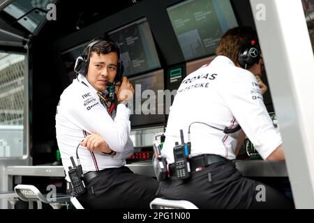 Jeddah, Saudi-Arabien. 18. März 2023. Mercedes AMG F1 Team Pitwall Stratege während der Formel 1 STC Saudi-Arabian Grand Prix 2023, 2. Runde der Formel-1-Weltmeisterschaft 2023 vom 17. Bis 19. März 2023 auf der Jeddah Corniche Circuit in Jeddah, Saudi-Arabien - Foto DPPI Credit: DPPI Media/Alamy Live News Stockfoto