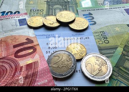 München, Deutschland. 20. März 2023. Thema Sparbuch, Funktion, Sparbuch, Sparen, Zinsen, Kredit, Investition, Spareinlage? Kredit: dpa/Alamy Live News Stockfoto