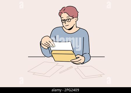 Ein Mann sitzt zu Hause am Tisch, offene Korrespondenz. Männlich mit Brille liest Nachricht oder Text in einem Postbrief. Post und Benachrichtigung. Vektordarstellung. Stock Vektor