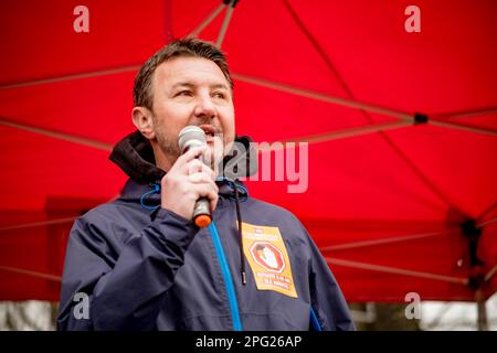 Olivier Besancenot. Treffen der NUPES auf dem Place de Stalingrad in Paris zur Festlegung der Folgemaßnahmen zur Bewegung gegen die Rentenreform.#No russland Stockfoto