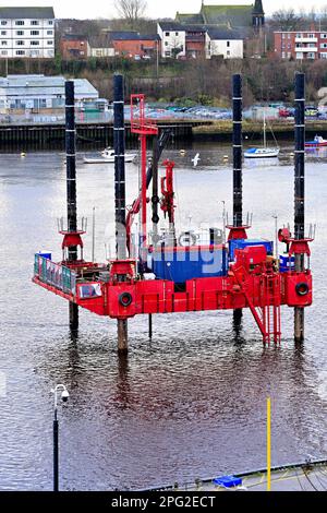 SKATE-3E-Bohrwagen von Immingham, der das Tyne-Flussbett für den neuen Fährhafen North Shields bohrt Stockfoto