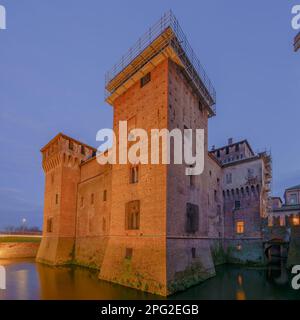 Abendlicher Blick auf das mittelalterliche Castello di San Giorgio in Mantua (Mantova), Lombardei, Norditalien Stockfoto