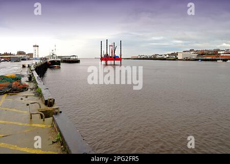 SKATE-3E-Bohrwagen von Immingham, um das Tyne-Flussbett am Fischkai für das neue North Shields-Fährterminal zu bohren Stockfoto