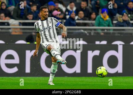 Mailand, Italien. 19. März 2023. Danilo (6) von Juventus während des Spiels der Serie A zwischen Inter und Juventus bei Giuseppe Meazza in Mailand. (Foto: Gonzales Photo/Alamy Live News Stockfoto