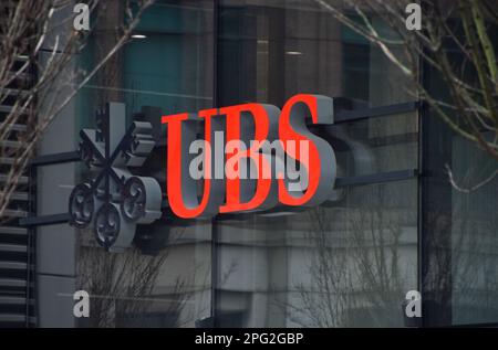 London, England, Großbritannien. 20. März 2023. Allgemeiner Überblick über die Büros der UBS UK in der City of London, da der Schweizer Bankriese seine Übernahme der in Schwierigkeiten befindlichen Bank Credit Suisse bekannt gibt. (Kreditbild: © Vuk Valcic/ZUMA Press Wire) NUR REDAKTIONELLE VERWENDUNG! Nicht für den kommerziellen GEBRAUCH! Stockfoto