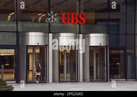 London, England, Großbritannien. 20. März 2023. Allgemeiner Überblick über die Büros der UBS UK in der City of London, da der Schweizer Bankriese seine Übernahme der in Schwierigkeiten befindlichen Bank Credit Suisse bekannt gibt. (Kreditbild: © Vuk Valcic/ZUMA Press Wire) NUR REDAKTIONELLE VERWENDUNG! Nicht für den kommerziellen GEBRAUCH! Stockfoto