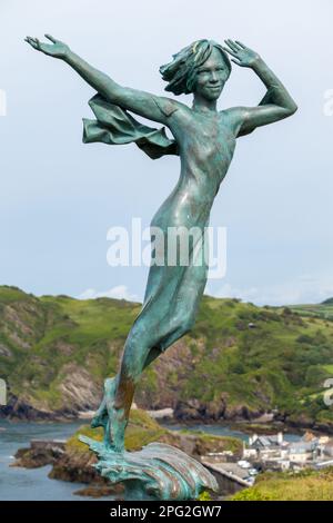 Gedenkstatue von Ekaterine Frolov, einer russischen Studentin, Capstone Point, Ilfracombe, North Devon, UK Stockfoto