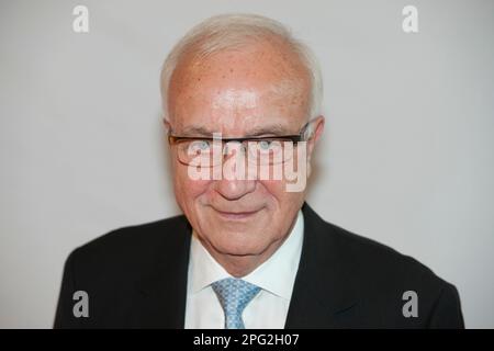 ARCHIVFOTO: Fritz PLEITGEN wäre am 21. März 2023 85 Jahre alt gewesen, Fritz PLEITGEN, ehemaliger Direktor der WDR, Präsentation des Steiger Award 2014 in der Henrichshuette Hattingen, 02.10.2014. ? Stockfoto