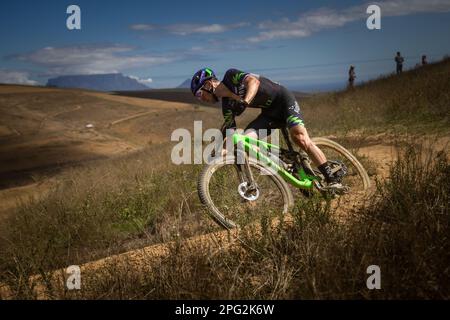 Martin Stosek (Tschechisch) (Canyon Northwave MTB) in Aktion beim Cape Epic Mountain Bike Bühnenrennen in Meerendal, Südafrika, 19. März 2023. (CTK Stockfoto