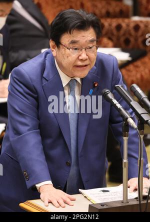 20. März 2023, Tokio, Japan - der japanische Minister für wirtschaftliche Revitalisierung Shigeyuki Goto beantwortet eine Frage auf der Sitzung des Haushaltsausschusses des Oberhauses am Montag, den 20. März 2023, beim National Diet in Tokio. (Foto: Yoshio Tsunoda/AFLO) Stockfoto