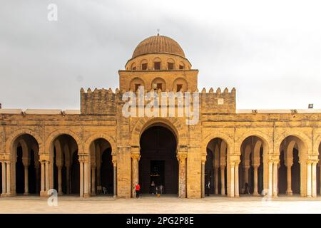 Die große Moschee von Kairouan. Eine verehrte religiöse Stätte in Tunesien. Nordafrika Stockfoto