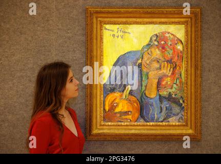 London, Großbritannien. 20. März 2023. Irma Stern, Meinkie mit Kürbis, Est £250.000 - £350.000 Vorschau auf den Verkauf moderner und zeitgenössischer afrikanischer Kunst in der Bonhams New Bond Street. Der Verkauf findet am 22. März statt. Kredit: Mark Thomas/Alamy Live News Stockfoto