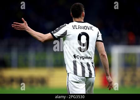 Mailand, Italien. 19. März 2023. Dusan Vlahovic vom FC Juventus Gesten während des Fußballspiels der Serie A vor dem FC Internazionale und dem FC Juventus im Stadio Giuseppe Meazza am 19. März 2023 in Mailand, Italien . Kredit: Marco Canoniero/Alamy Live News Stockfoto