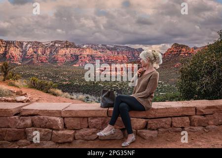 Ein reflektierender Moment in Sedona Stockfoto