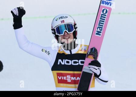 Vikersund 20230318. Halvor Egner Granerud aus Norwegen gewinnt während des Raw Air Turniers, das Teil der World Cup im Sprung ist, beim Skifliegen in Vikersund. Foto: Geir Olsen / NTB Stockfoto