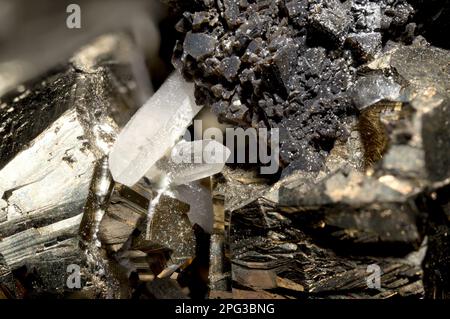 Eisenpyrit, Sphalerit und Quarz (Bulgarien) Stockfoto