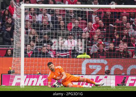 AMSTERDAM, NIEDERLANDE - MÄRZ 19: Torhüter Geronimo Rulli von Ajax während des niederländischen Eredivisie-Spiels zwischen Ajax und Feyenoord in Johan Cruijff are Stockfoto