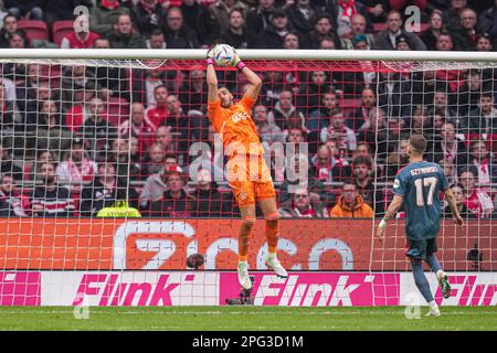 AMSTERDAM, NIEDERLANDE - MÄRZ 19: Torhüter Geronimo Rulli von Ajax während des niederländischen Eredivisie-Spiels zwischen Ajax und Feyenoord in Johan Cruijff are Stockfoto