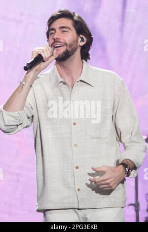 Madrid, Spanien. 18. März 2023. Sänger Alvaro Soler tritt während des Cadena 100 Festivals im Wizcenter in Madrid auf. Kredit: SOPA Images Limited/Alamy Live News Stockfoto