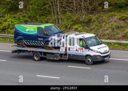 SSE Smart Metering bei IVECO DAILY 70C17 2998 cm3 Diesel FCR 24hr Roadside ABSCHLEPPWAGEN; Fahrt auf der Autobahn M6, Großbritannien Stockfoto