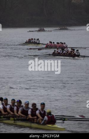 The Head of the River Race, ein Ruderrennen gegen die Uhr, findet jährlich zwischen acht Jahren in London, England, Putney, England, statt Stockfoto