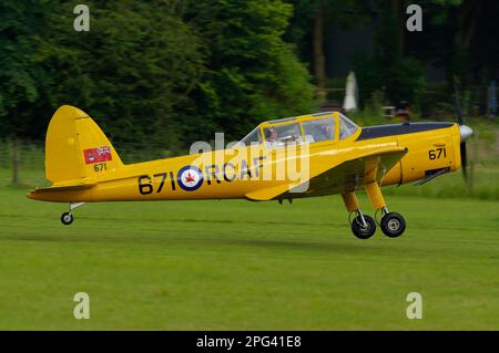 De Havilland DHC 1 Chipmunk, G-BNZC, Shuttleworth Collection, Old Warden, Biggleswade, Bedfordshire, England, Vereinigtes Königreich. Stockfoto