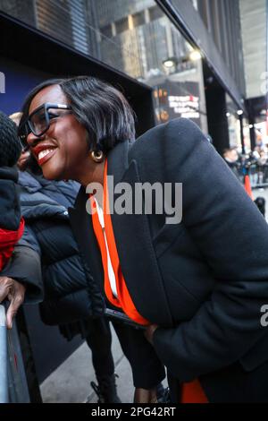 Viola Davis wird am 20. März 2023 in New York City vor „Good Morning America“ gesehen. Kredit: Brasilien Photo Press/Alamy Live News Stockfoto