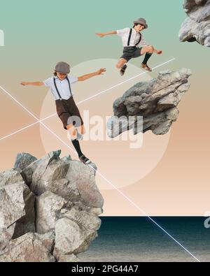 Zwei Jungs, Kinder, die in Retro-Kleidung herumschnüffeln und über die Felsen springen, über abstrakten Hintergrund. Zeitgenössische konzeptionelle Kunstcollage. Surrealismus Stockfoto