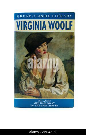 Lublin, Polen. März 11 2023. Drei moderne Virginia Woolf-Romane: Orlando, Mrs. Dalloway, zum Leuchtturm in einem Band, veröffentlicht als Teil von Grea Stockfoto