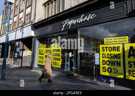 106 Paperchase-Filialen sind zu schließen, da die Verwalter keinen Käufer für die verbleibenden Vermögenswerte des Einzelhändlers finden, was zu 900 Entlassungen in Großbritannien führt Stockfoto