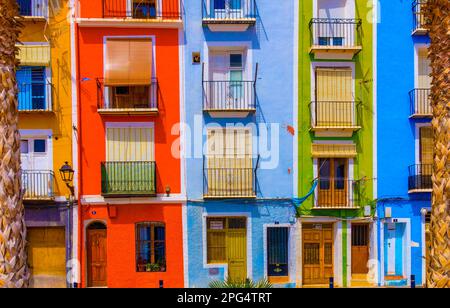 Farbenfrohe Häuser in Villajoyosa, Spanien Stockfoto