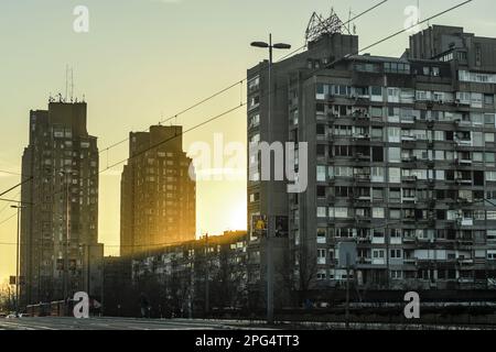 Sonnenuntergang in Neu-Belgrad, Block 19, Serbien Stockfoto