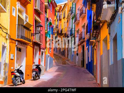 Farbenfrohe Häuser in Villajoyosa, Spanien Stockfoto