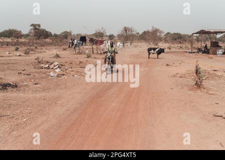 Ouagadougou, Burkina Faso, Zentralafrika. Szenen des täglichen Lebens in einem Vorort der Hauptstadt Stockfoto