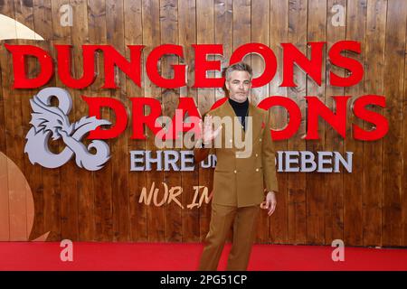 Chris Pine besucht am 20. März 2023 in Berlin den Premiere Zoo Palace „Dungeon and Dragons: Honor Better Thieves“. Stockfoto