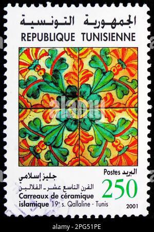 MOSKAU, RUSSLAND - 16. MÄRZ 2023: In Tunesien gedruckte Poststempel zeigen Fliesen aus dem 19. Jahrhundert, Tunis, archäologische Stätten und Denkmäler der tunesischen Serie, Stockfoto