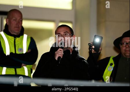 Elmar Gehrke bei der Montags-Demo auf dem Postplatz. Görlitz, 20.03.2023 Stockfoto