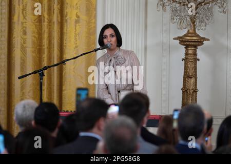 Washington, D.C. 20. März 2023. Musikerin Rana Mansour tritt am 20. März 2023 auf einem Empfang zum Feiern von Nowruz im Weißen Haus in Washington, DC, auf. Kredit: Chris Kleponis/CNP/dpa/Alamy Live News Stockfoto