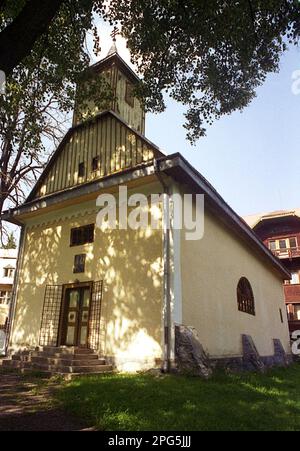 Borsec, Harghita County, Rumänien, 2002. Außenansicht der christlich-orthodoxen Kirche „The Transfiguration“, ein historisches Denkmal aus dem Jahr 1847. Stockfoto