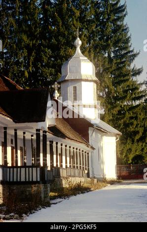 Klosterzellen im Kloster Cheia, Kreis Prahova, Rumänien, ca. 1999. Stockfoto