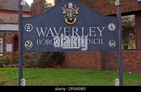 Waverley BC Borough Council, vor den Gemeindeämtern, im Stadtzentrum von Godalming, The Burys, Surrey, England, UK, GU7 1HP Stockfoto