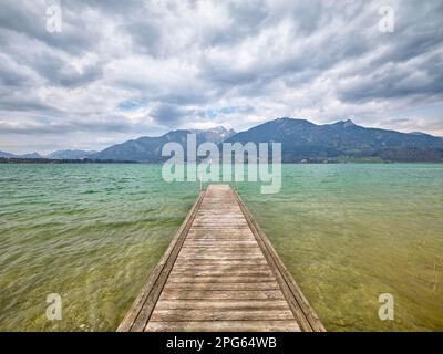 Blick auf St. Wolfgang, Steg im Wolfgangsee, Oberösterreich, Österreich Stockfoto