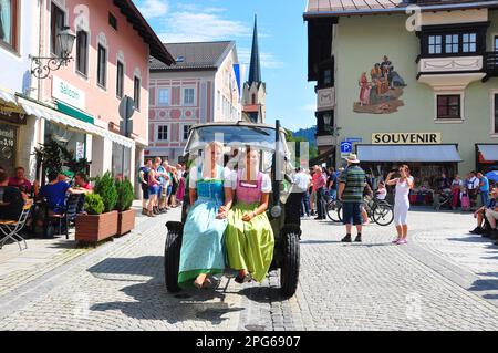 Tractor Move, Tractor, Garmisch-Partenkirchen, Bayern, Deutschland Stockfoto