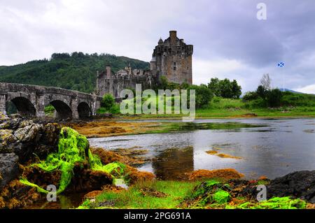 Eileen Donan Castle von Clan Macrae, Loch Duich, bei Dornie, Scottish Highlands, Schottland, Vereinigtes Königreich Stockfoto