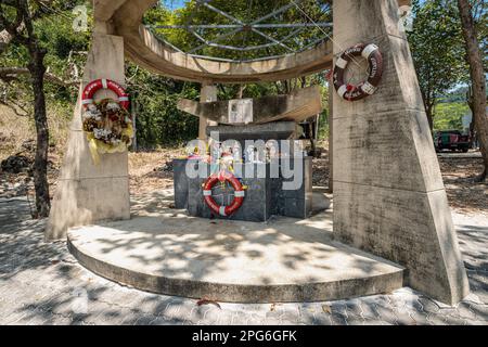 Koh Chang, Thailand. 14. März 2023. Im Südosten der Insel Koh Chang befindet sich in der nächsten Bucht nach Long Beach eine Gedenkstätte für die thailändischen Soldaten, die 1941 bei der Begegnung mit den Franzosen bei der thailändischen Marine ihr Leben verloren haben. Das tägliche Leben auf Koh Chang, einer der größten Inseln Thailands, während das Land Nachhaltigkeit mit der Rückkehr des Massentourismus, einem wesentlichen Bestandteil der wirtschaftlichen Entwicklung Thailands, in Einklang bringt. (Foto: Nathalie Jamois/SOPA Images/Sipa USA) Guthaben: SIPA USA/Alamy Live News Stockfoto