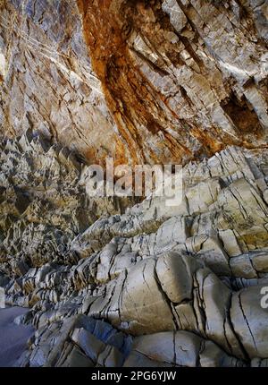 Nature's Valley, Tsitsikama National Park, Garden Route, Südafrika. Die zweite Schlucht am östlichen Ende des Nature's Valley Beach. Ausnahmsweise Stockfoto